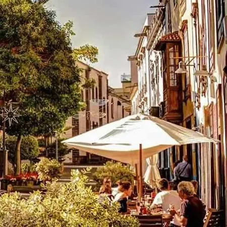 Confortable Vivienda En A 5 Min Tranvia 아파트 *